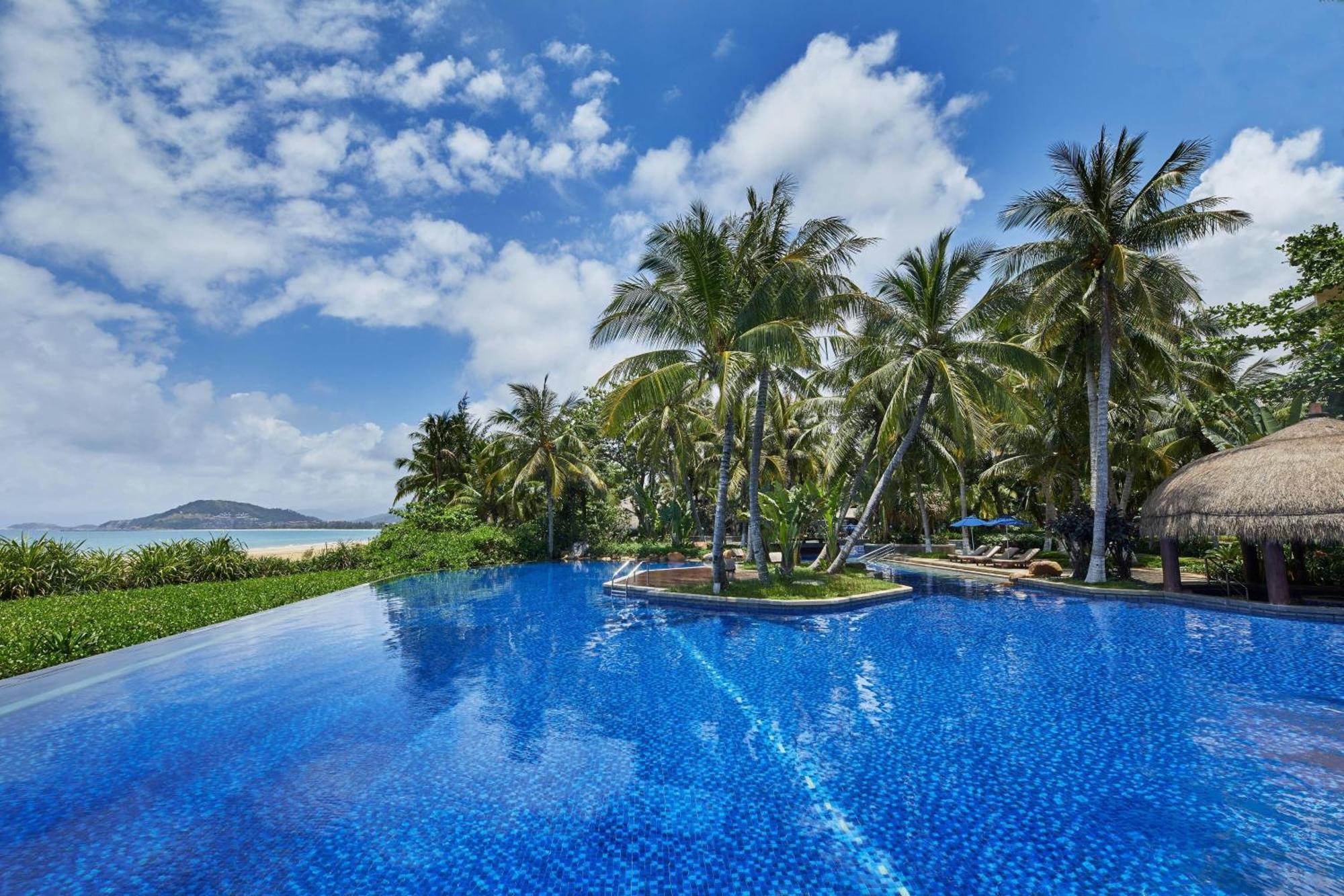 Four Points By Sheraton Shenzhou Peninsula Resort Wanning Exteriör bild