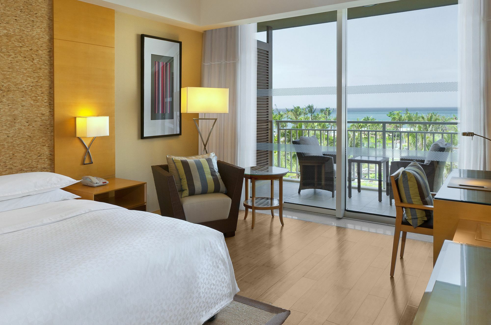 Four Points By Sheraton Shenzhou Peninsula Resort Wanning Exteriör bild