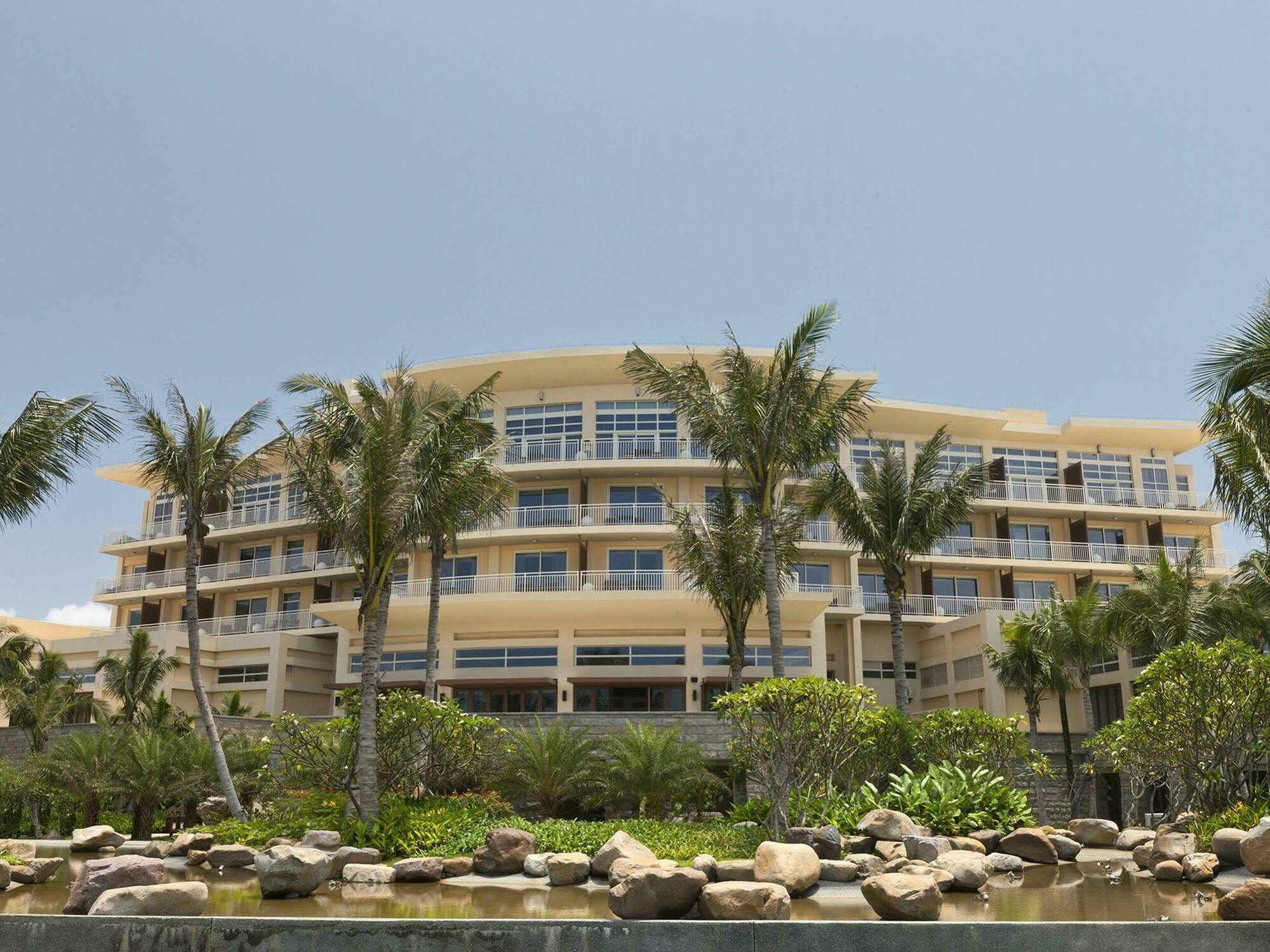 Four Points By Sheraton Shenzhou Peninsula Resort Wanning Exteriör bild
