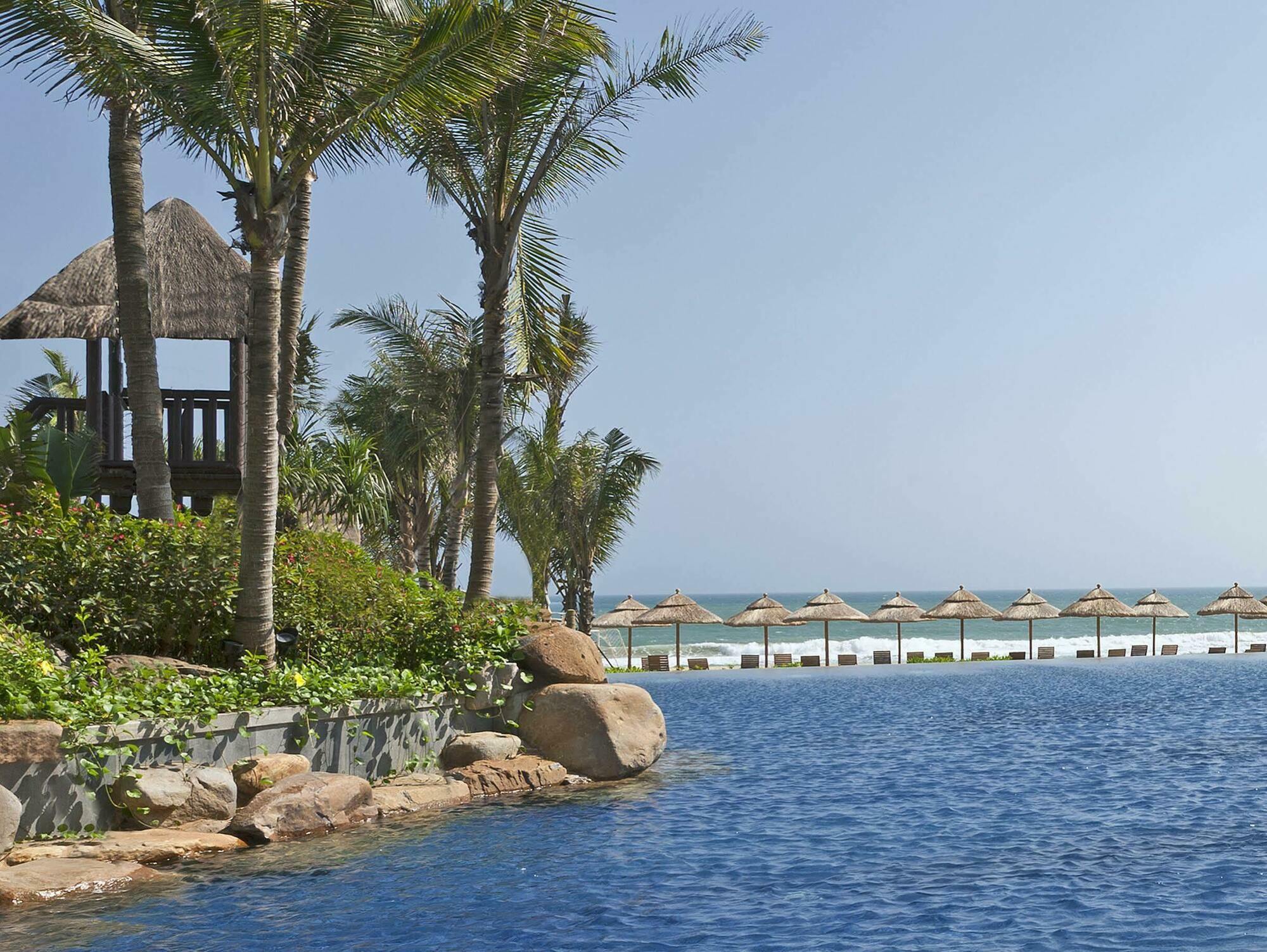 Four Points By Sheraton Shenzhou Peninsula Resort Wanning Exteriör bild