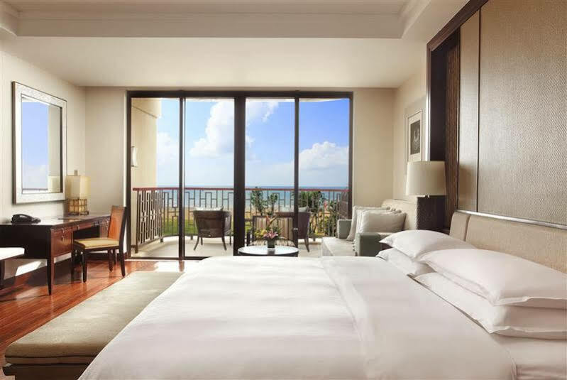 Four Points By Sheraton Shenzhou Peninsula Resort Wanning Exteriör bild