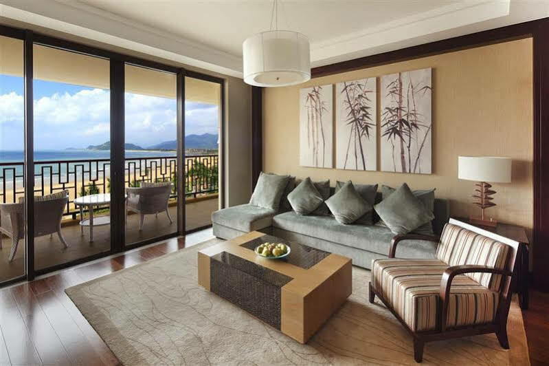 Four Points By Sheraton Shenzhou Peninsula Resort Wanning Exteriör bild